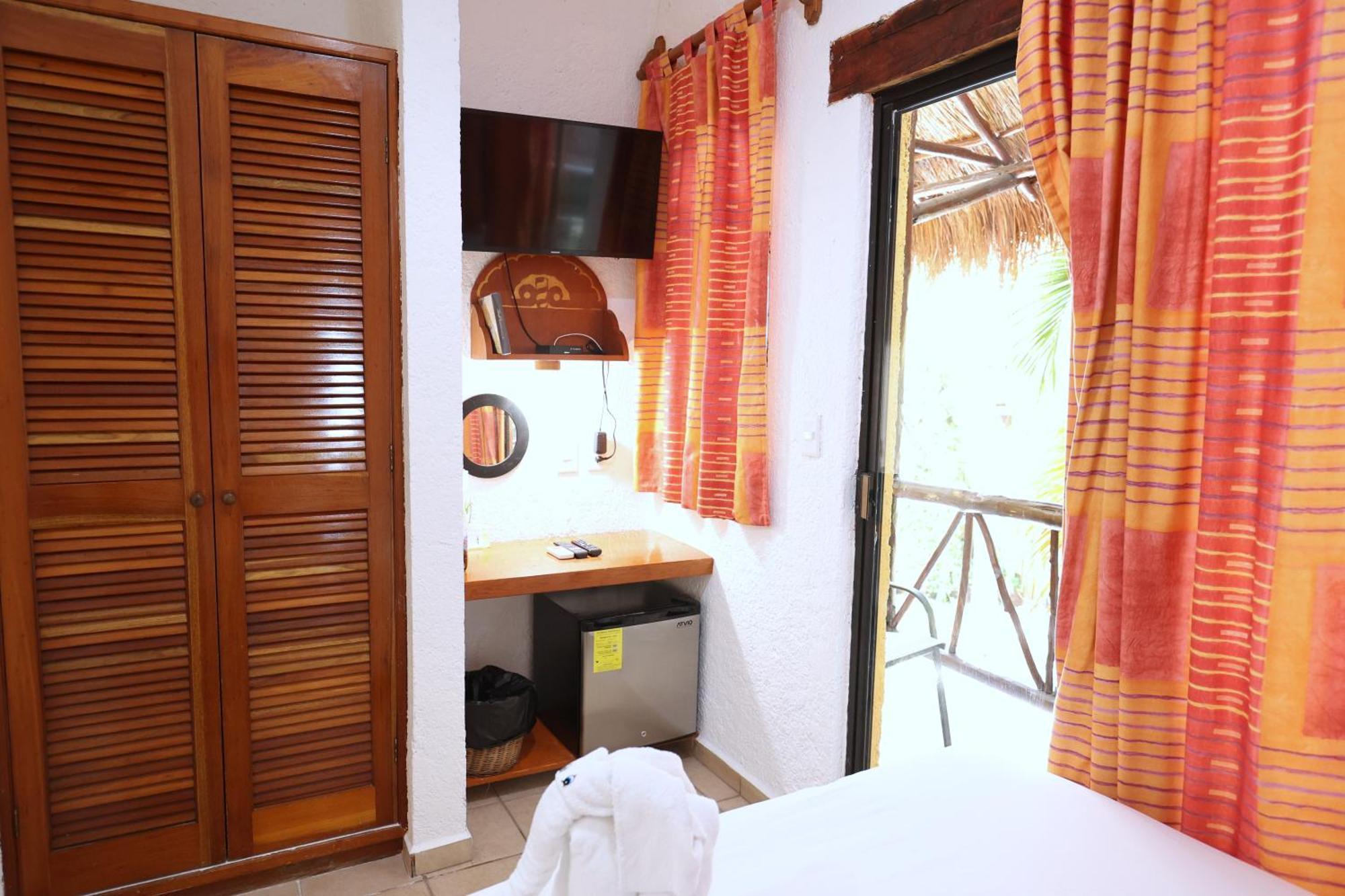 Hotel Bosque Caribe, 5Th Av. Zone Playa del Carmen Exterior photo