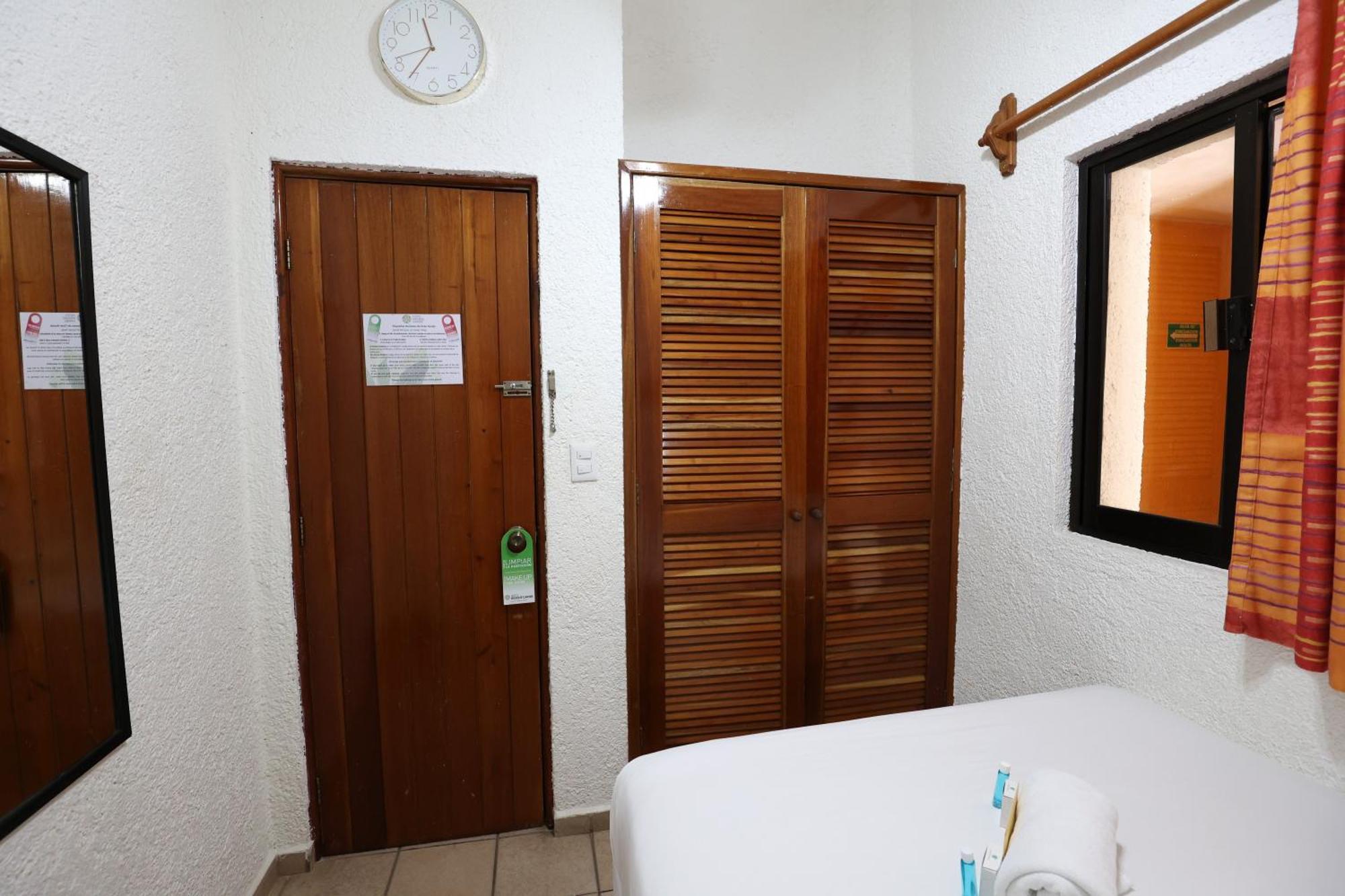 Hotel Bosque Caribe, 5Th Av. Zone Playa del Carmen Exterior photo