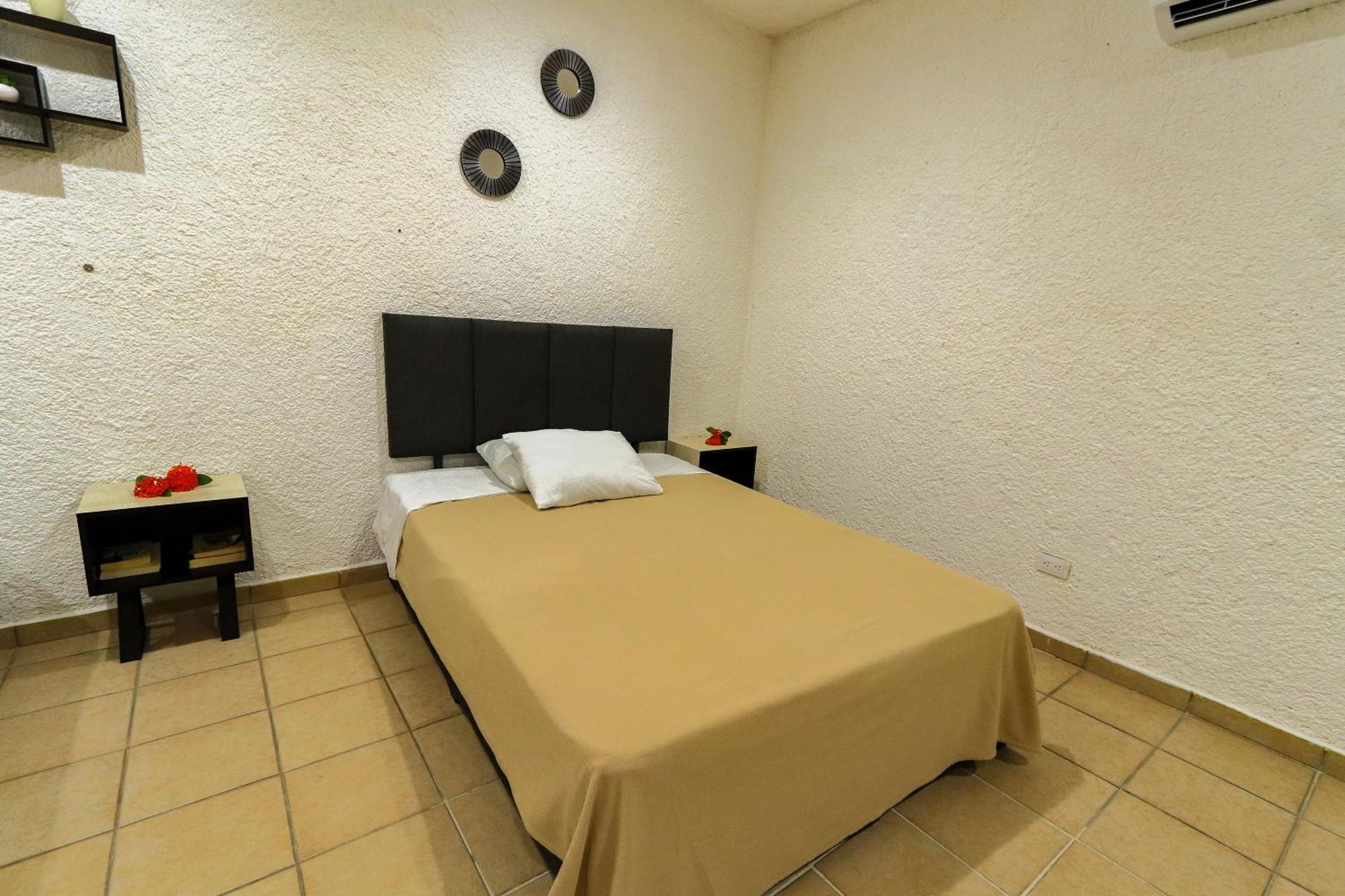 Hotel Bosque Caribe, 5Th Av. Zone Playa del Carmen Room photo
